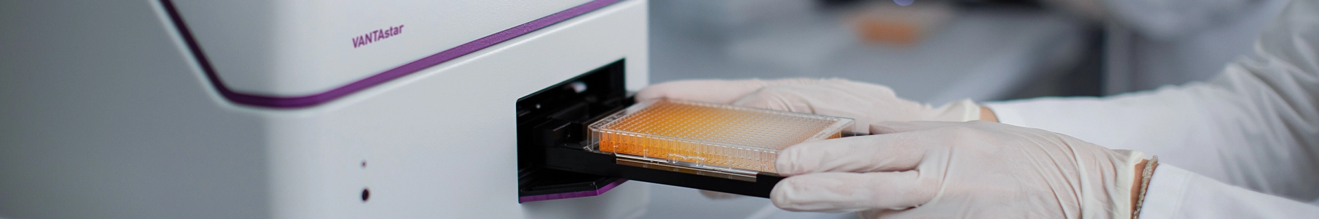 A microplate that Looks out of a microplate Reader